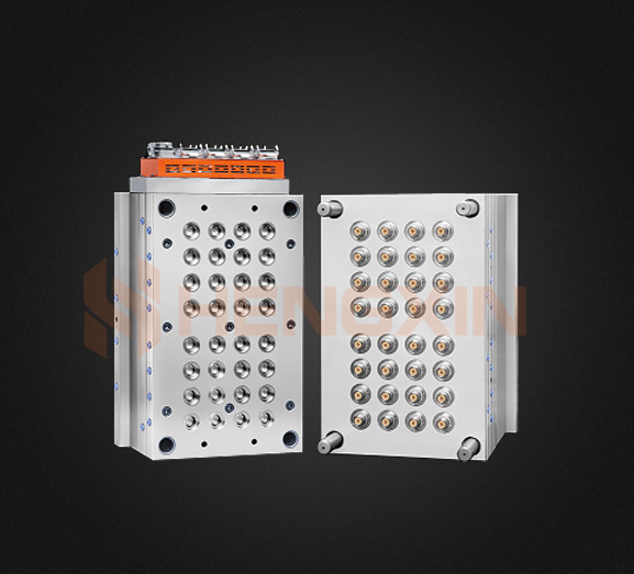 Como lidar com o empenamento e a deformação dos moldes de plástico durante a moldagem por injeção?